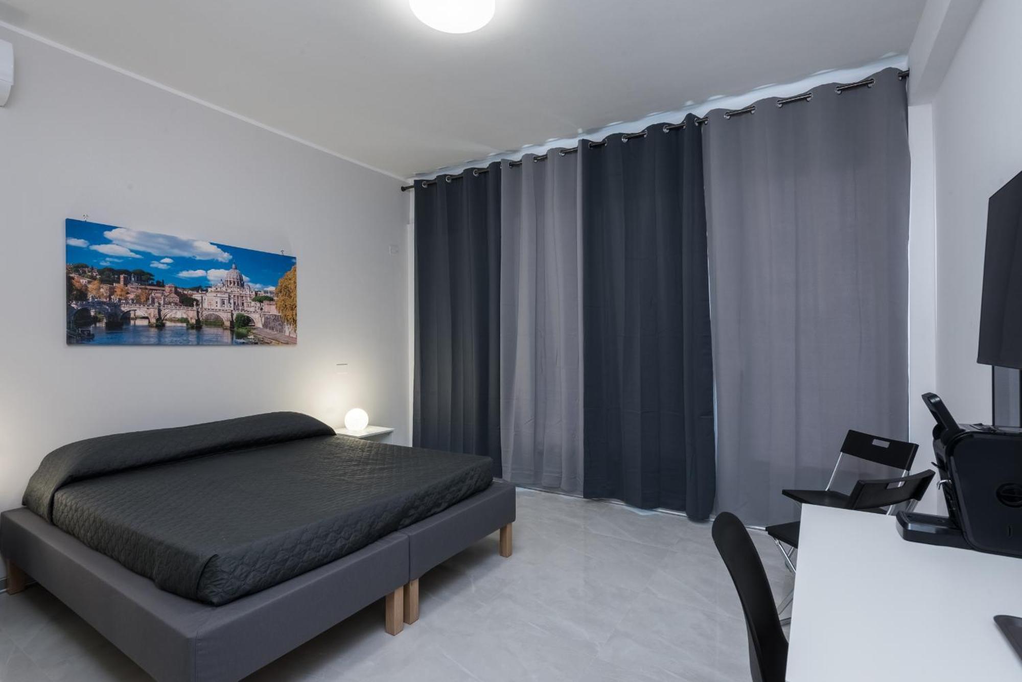 Travelershome Ciampino Airport Guesthouse 600M To Airport ภายนอก รูปภาพ