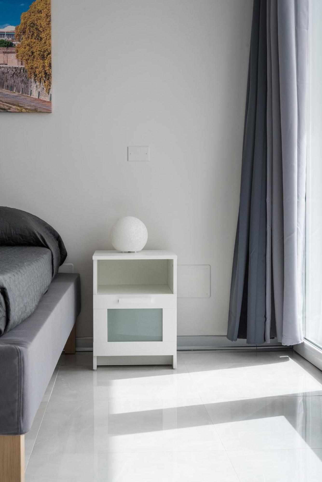 Travelershome Ciampino Airport Guesthouse 600M To Airport ภายนอก รูปภาพ
