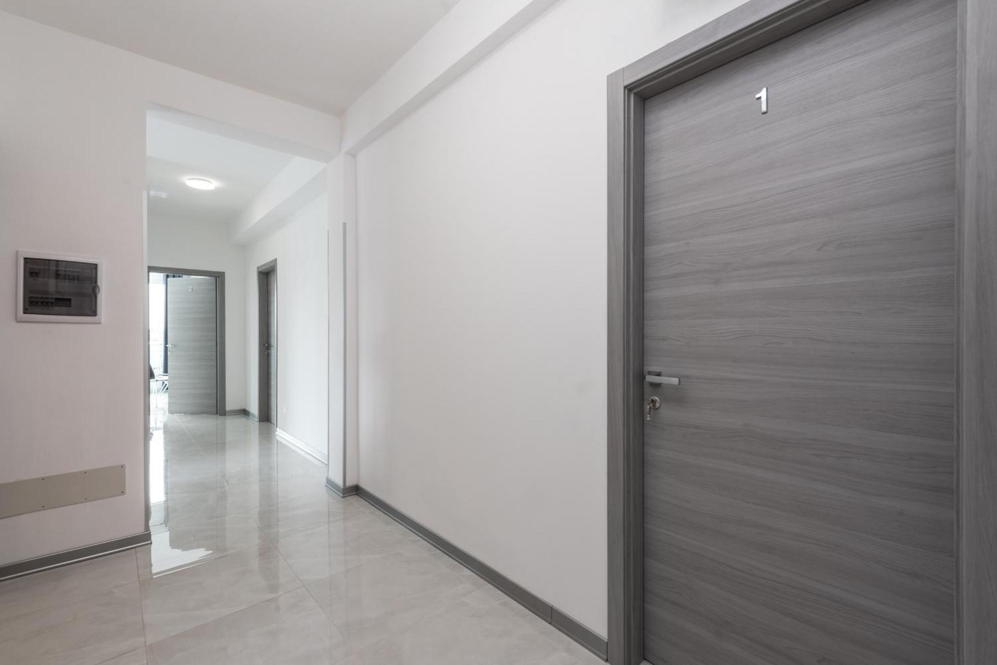Travelershome Ciampino Airport Guesthouse 600M To Airport ภายนอก รูปภาพ