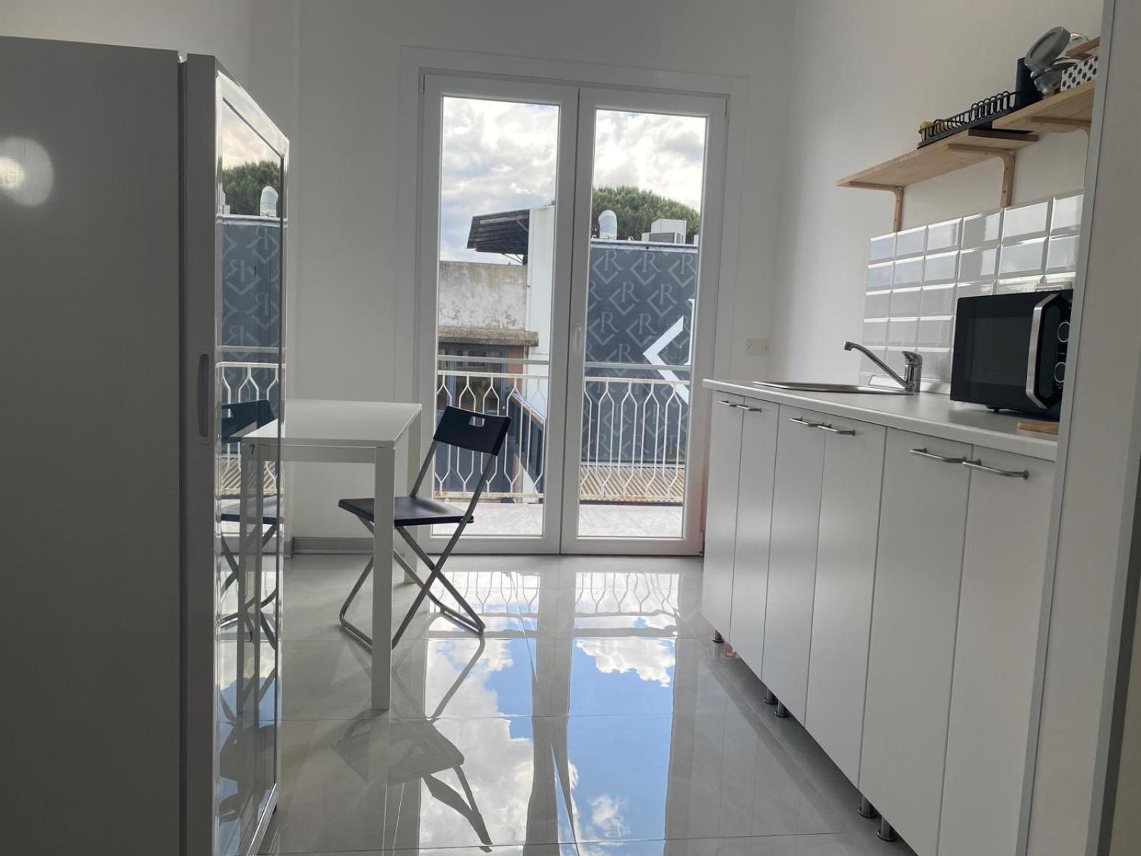 Travelershome Ciampino Airport Guesthouse 600M To Airport ภายนอก รูปภาพ